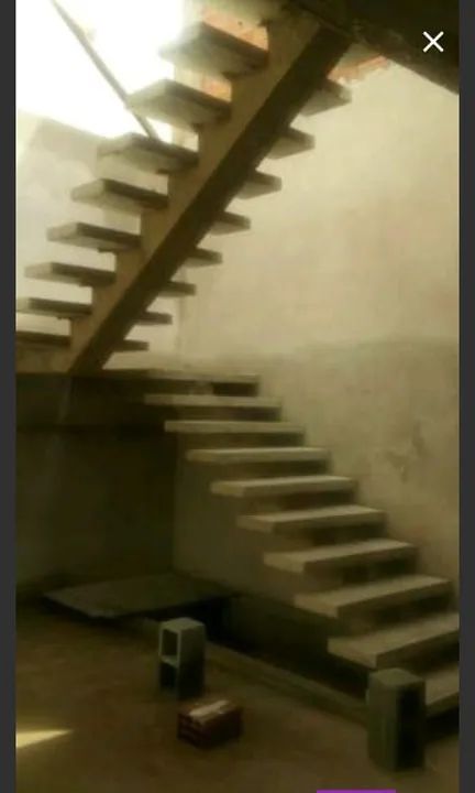 Escadas modelo em U  na viga central.  - Foto 3