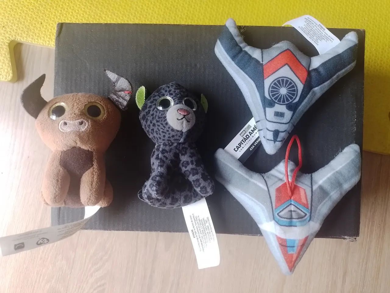 Mini Bonecos de Pelúcia - Avião Capitão América (McDonald's)