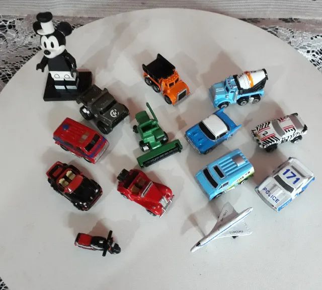 13 MINI SUPER MINIATURAS DE CARRINHOS CAMINHÕES MOTO AVIÃO USADOSS - Foto 3