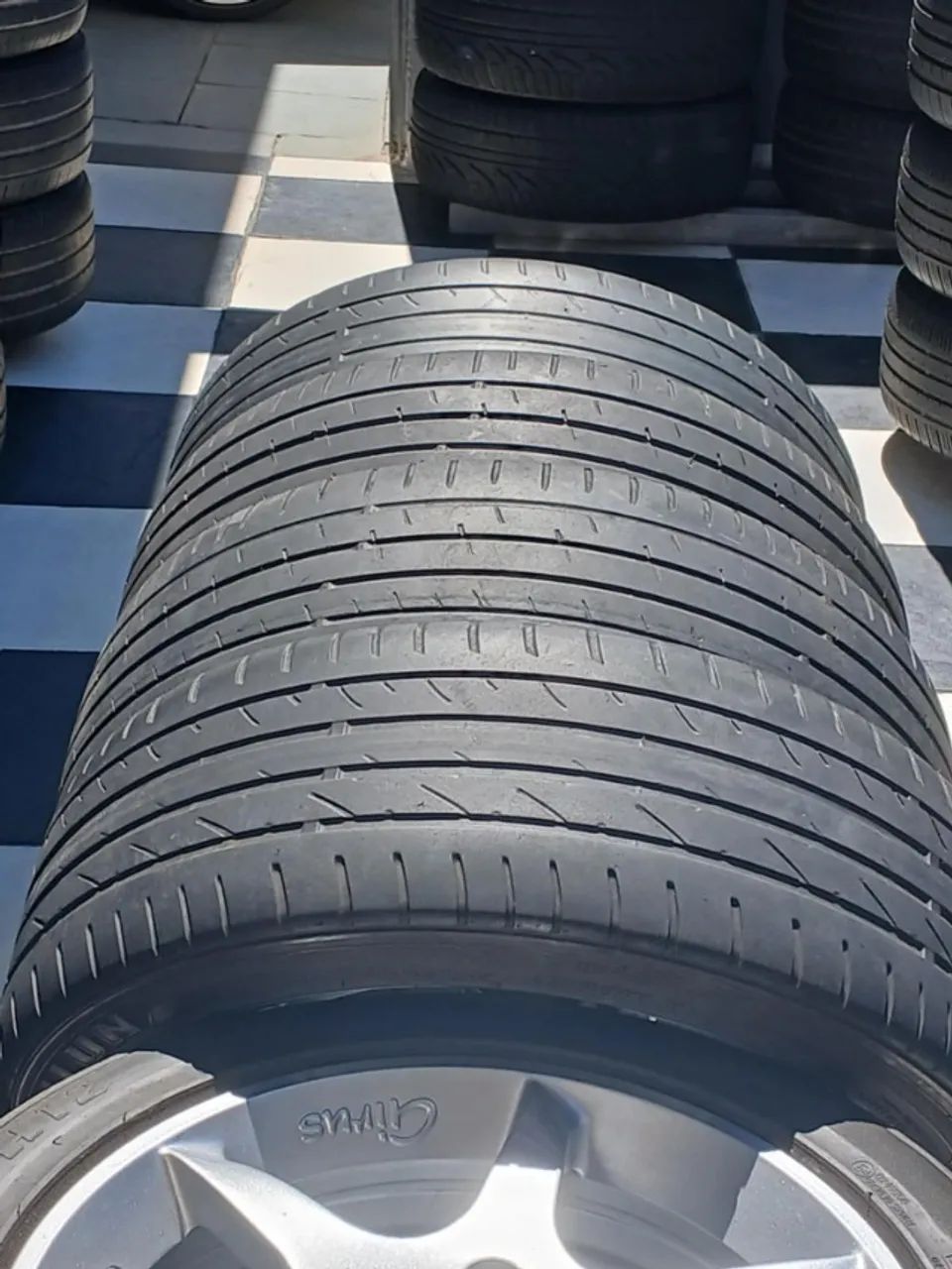 Scorro S182 aro 17 multifuros de 4 c/ pneus 205/45 bons - Foto 3