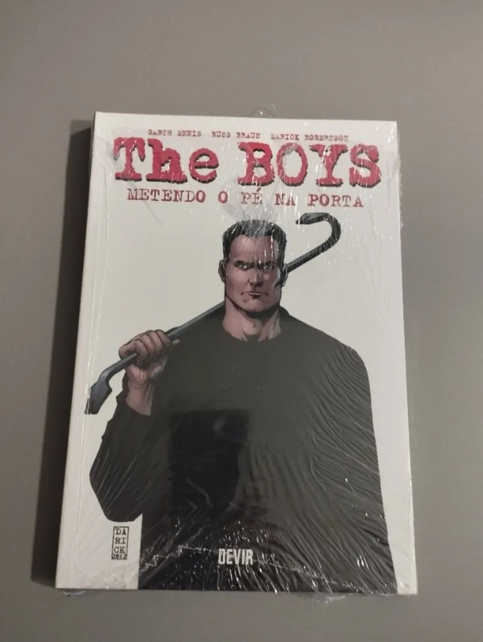 Hq The Boys vol 12 Metendo o pé na porta - Devir - Foto 2
