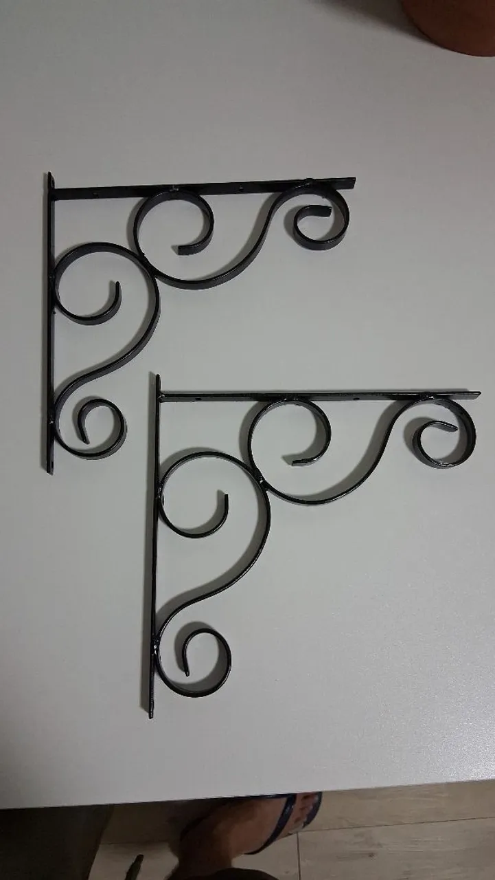 Suporte de Parede para Plantas em Ferro - Estilo Rústico