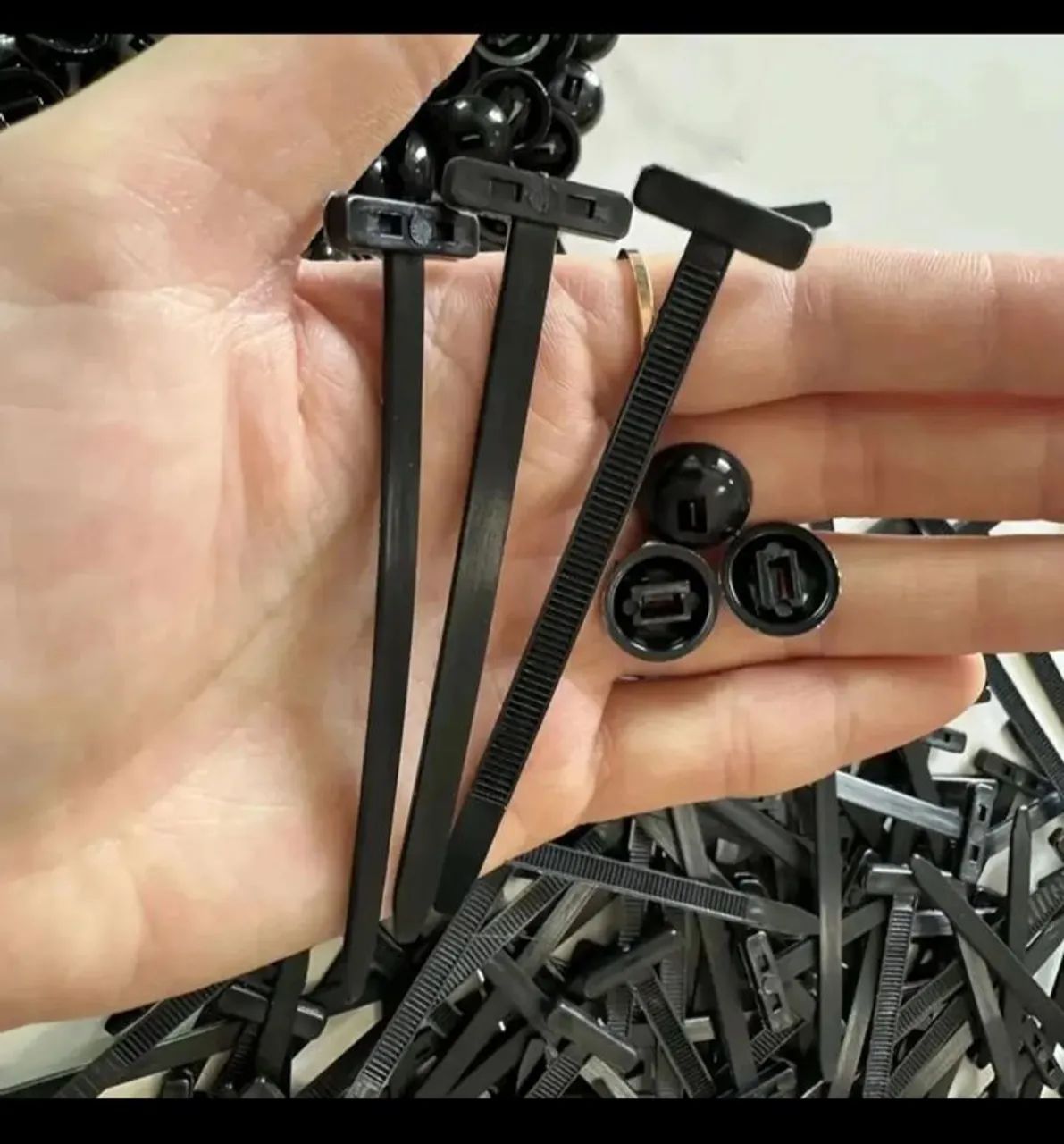 Abraçadeira nylon universal travamento automático (kit 100 unidades)