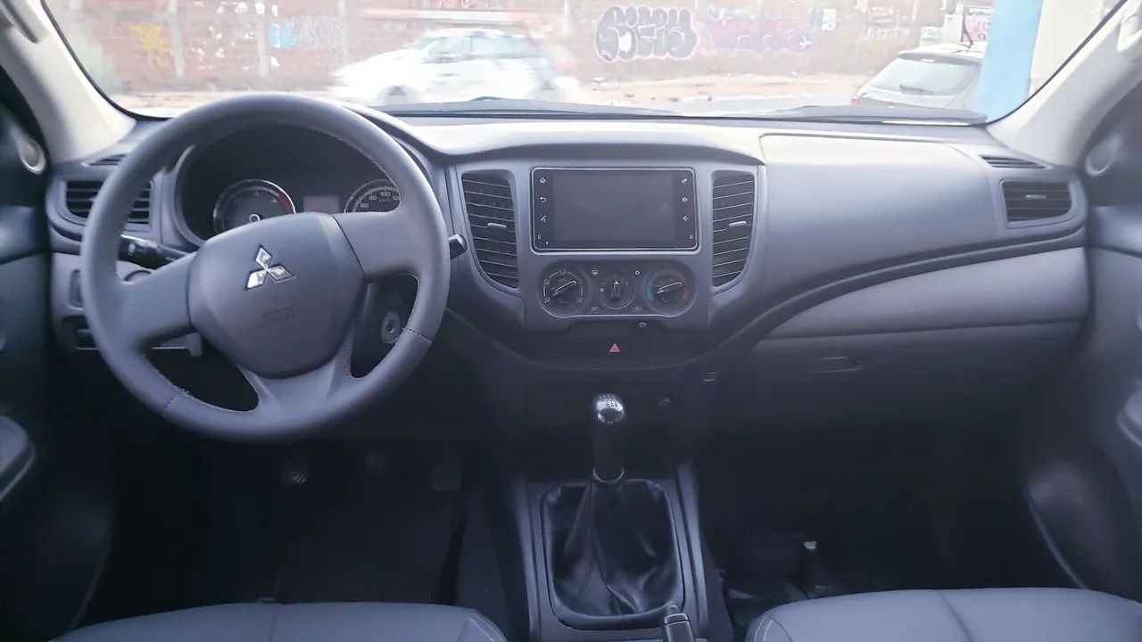 Mitsubishi L200 Triton GL 2.4  - Foto 4