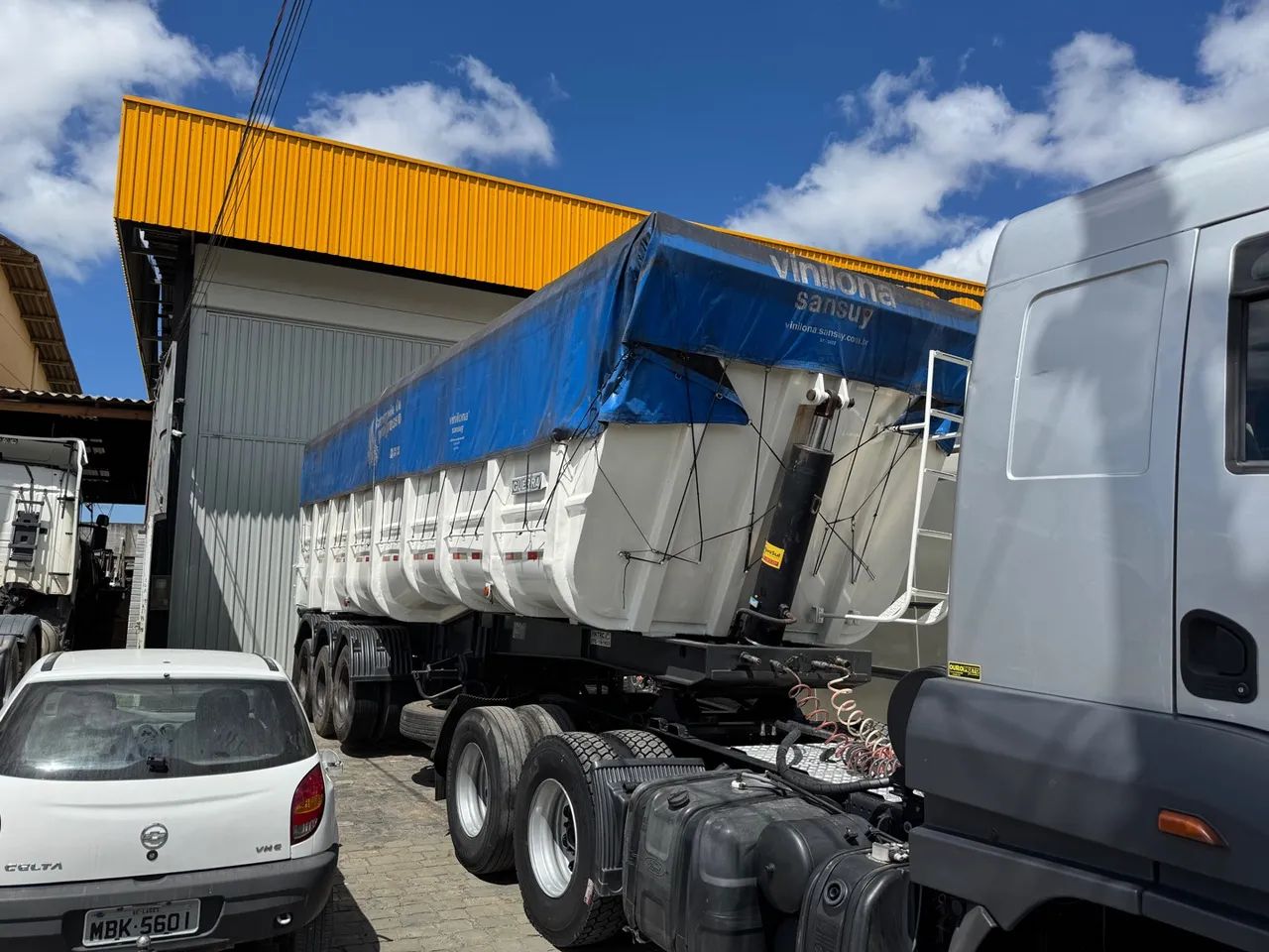 Caminhão Ford Cargo 2842 -basculante 45 cub - Foto 2