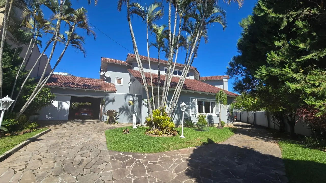 Casa em Porto Alegre, no bairro Ipanema, com 3 dormitório(s), para locação