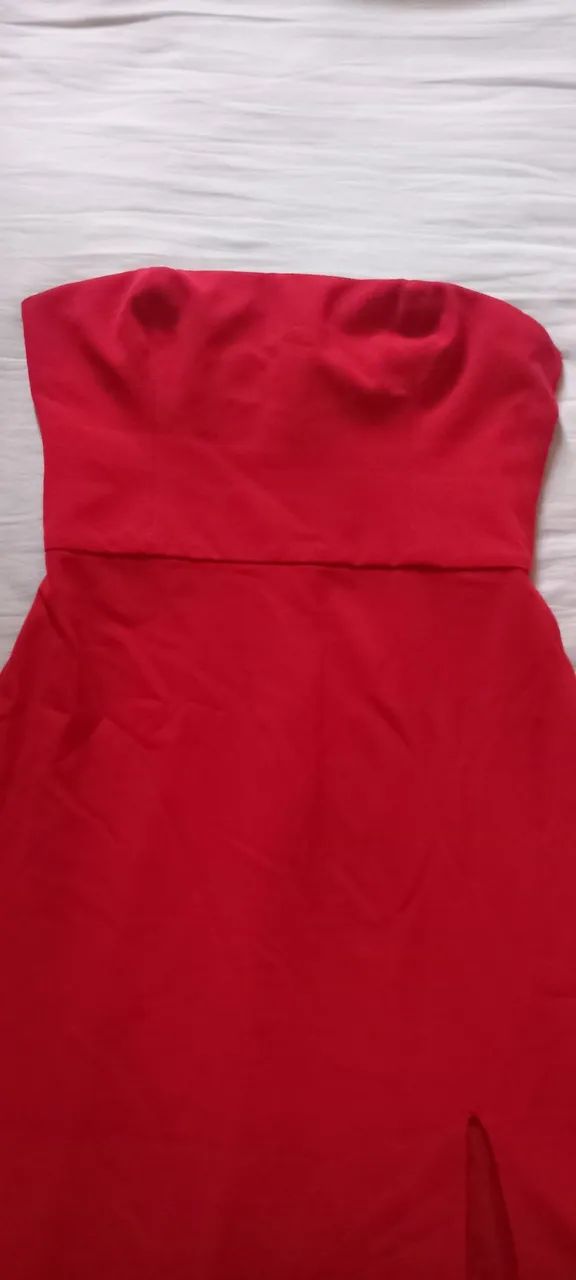 Vestido vermelho midi tomara que caia vermelho