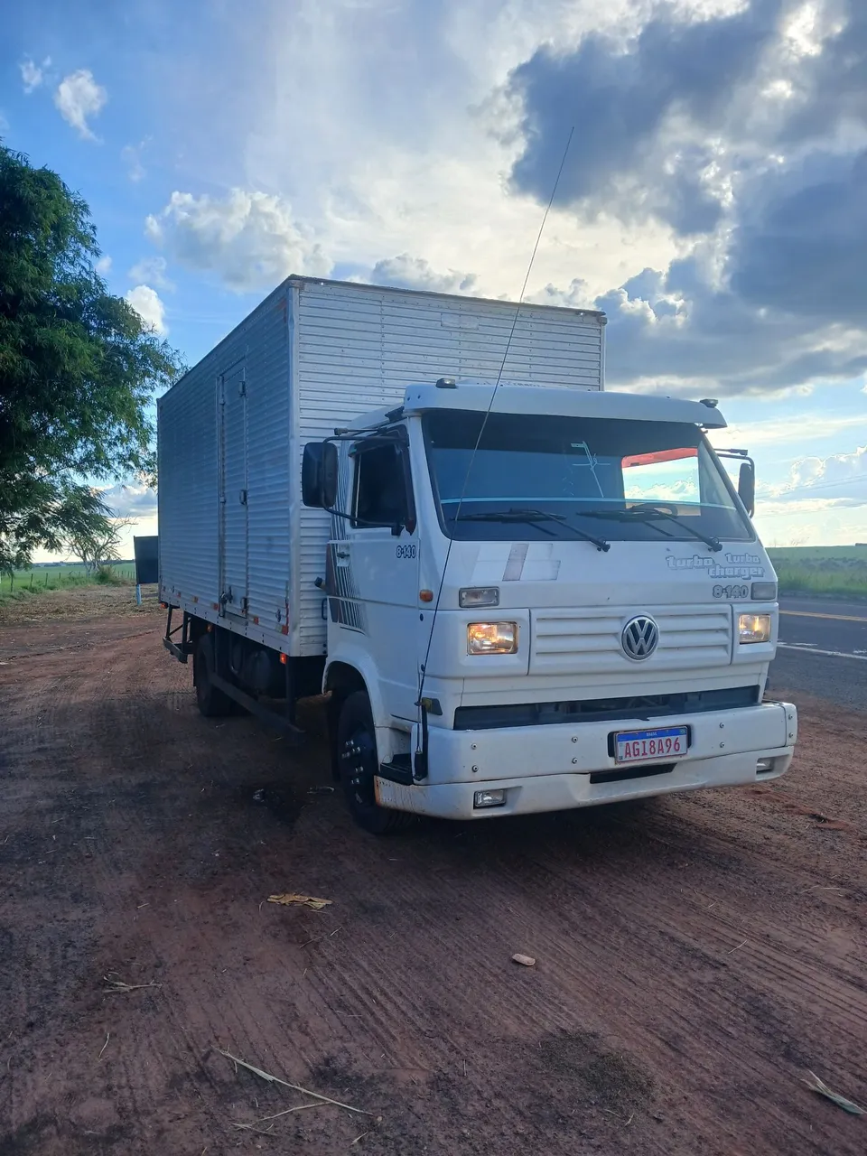 Volks 8140 baú