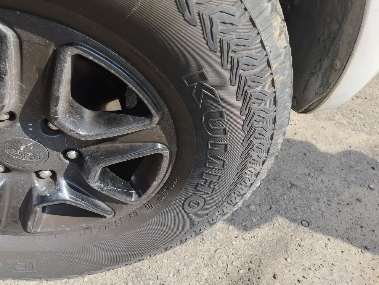 Pneus Kumho Road Venture AT51 - 205/70R15 - Foto 5