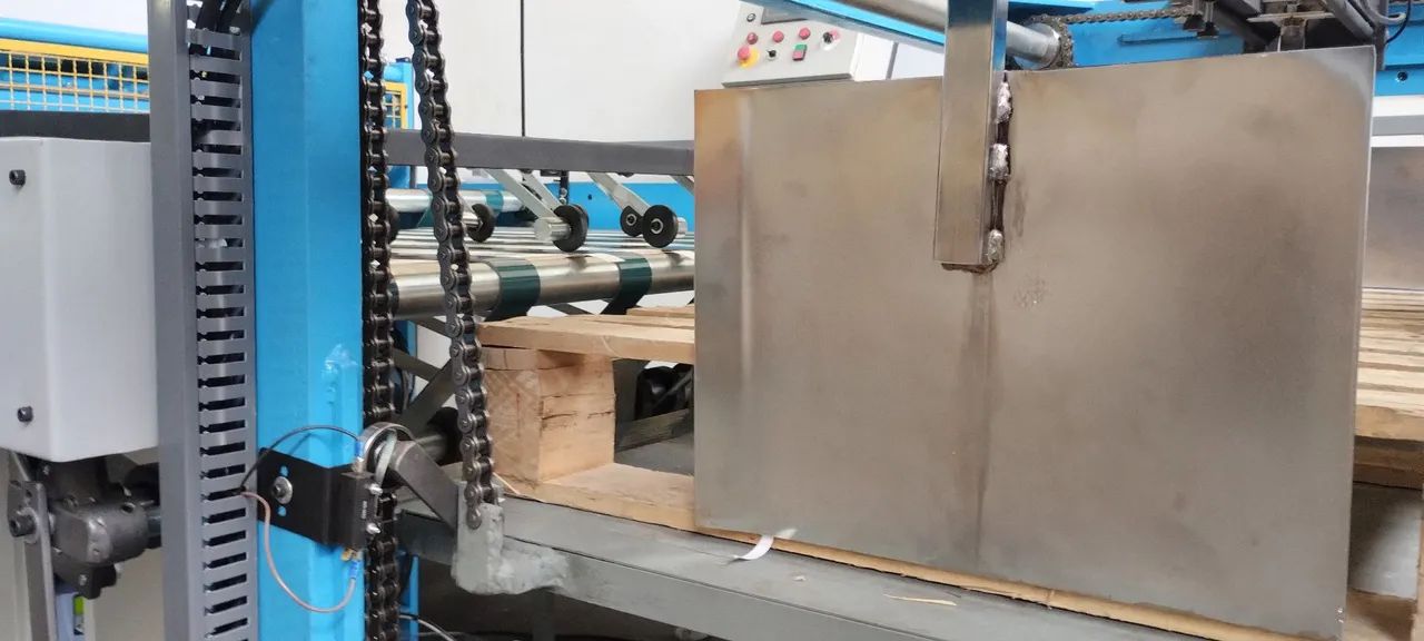 Cortadeira em folhas. Resmadeira com faca rotativa  - Foto 3