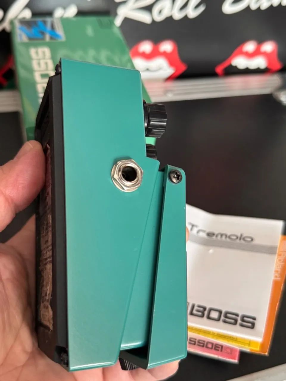 Pedal Boss TR-2 Tremolo + Plate  - Foto 4