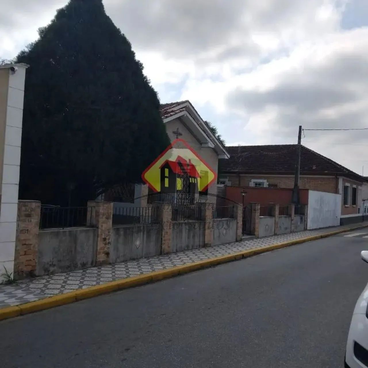 Belíssima Casa no Centro da Cidade, excelente para Comercio, Clinicas e outros.