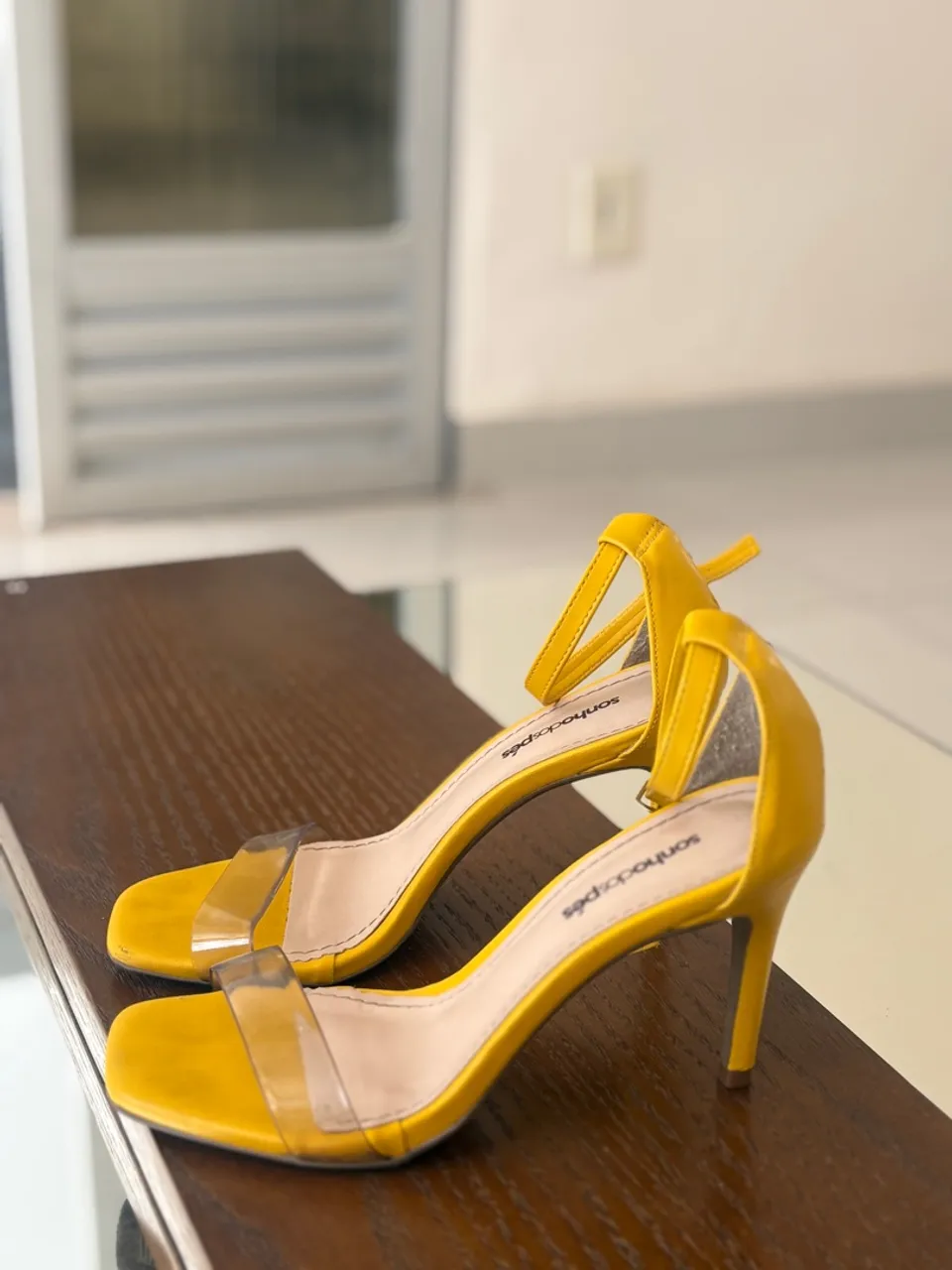 Salto amarelo Sonho dos pés