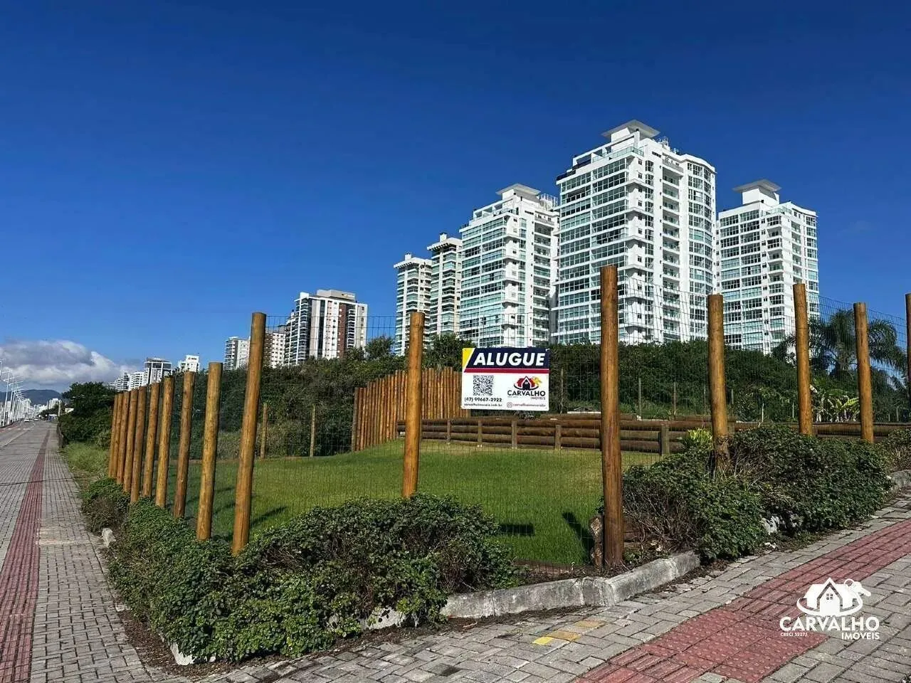 Excelente terreno frente mar disponível para locação anual R$ 12.000,00/mês - Itacolomi, B