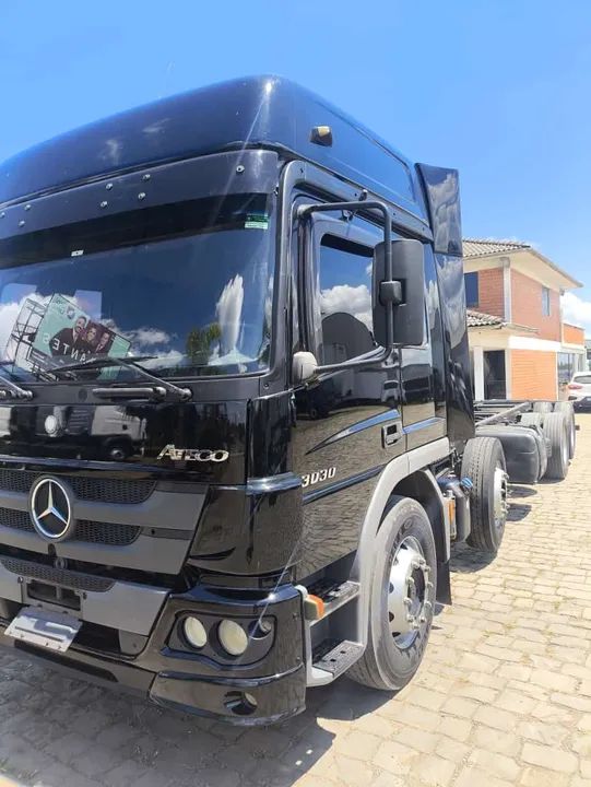 Caminhão Mercedes-Benz Atego 3030 - 2021