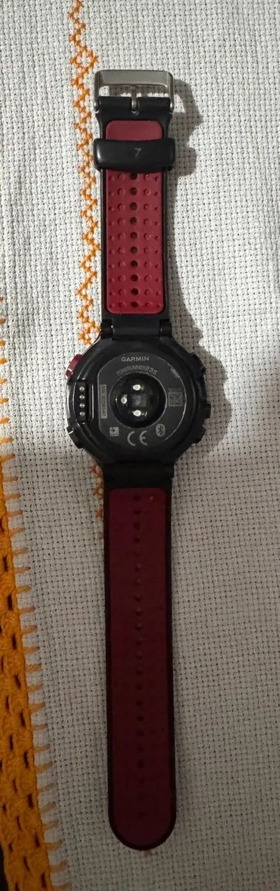 Relógio Forerunner® 235 Preto e vermelho - Foto 3