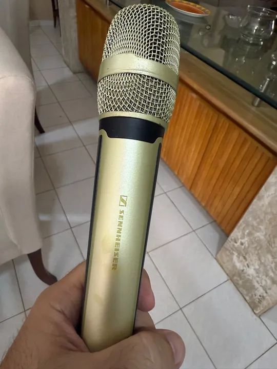 Microfone Sennheiser EW Ew 135G4 cor preto/dourado - Foto 4