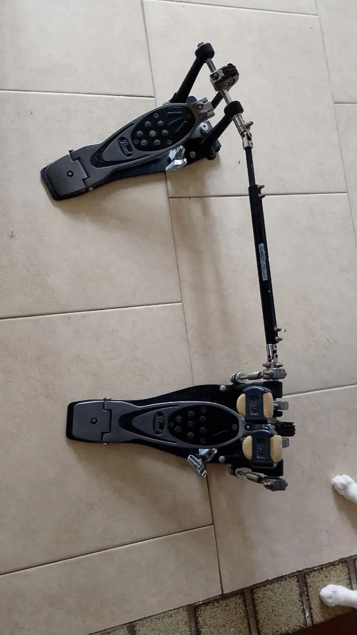 Pedal duplo de bateria Pearl Eliminator - Foto 3