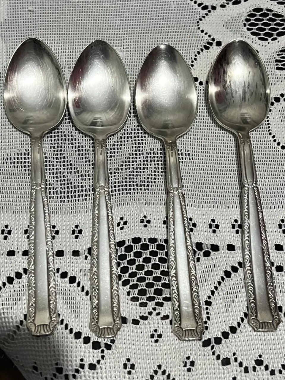 Conjunto de 4 Colheres Antigas em Prata  - Foto 3