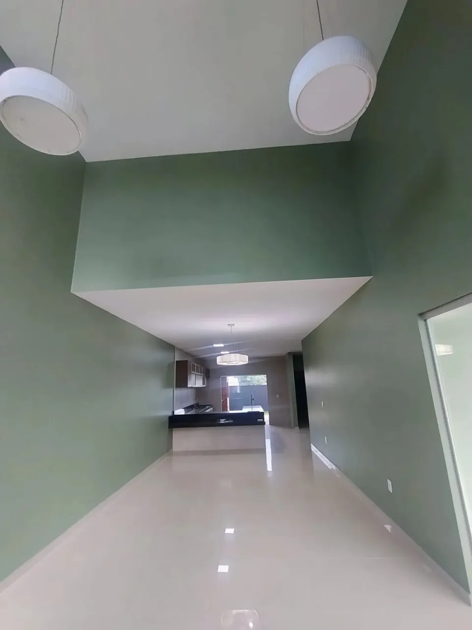 ALUGO LINDA CASA SEMI MOBILIADA DE 3/4 SENDO 1 SUÍTE C/ ÁREA GOURMET CHURRASQUEIRA