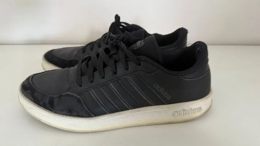 Tênis Adidas tamanho 41