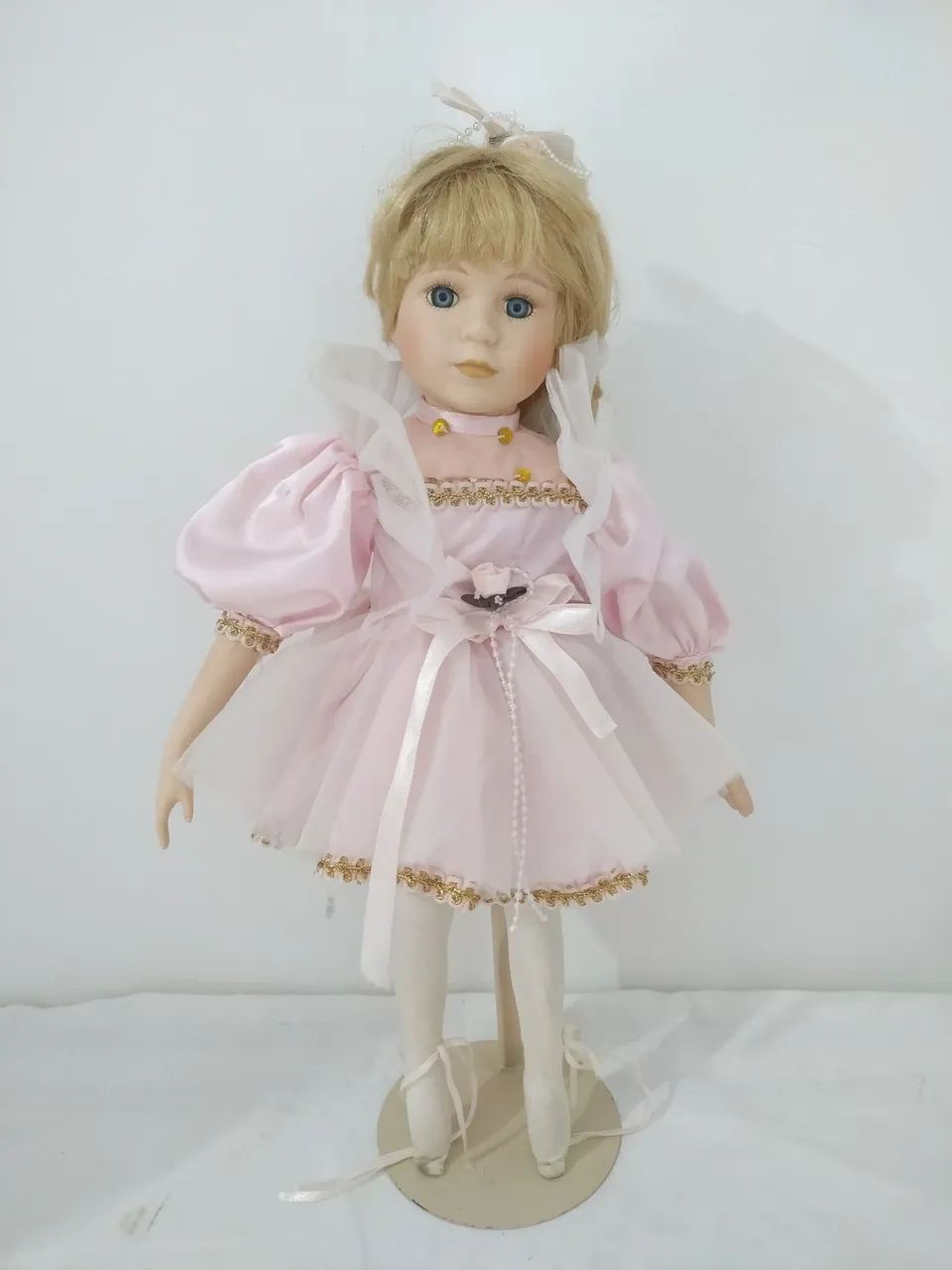 Boneca de porcelana bailarina colecionável