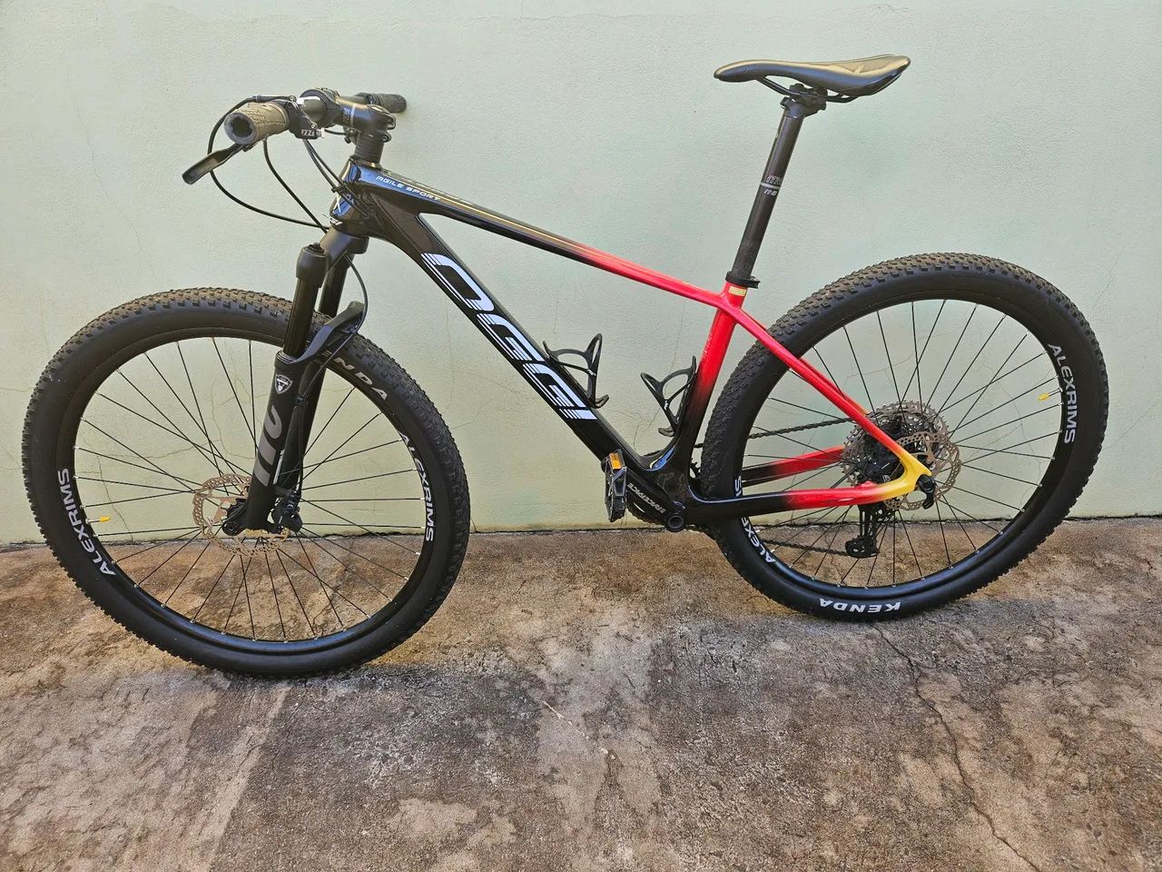 Baike Mtb Aro 29 Oggi Agile sports Tamanho 17 Baike pouca usada, Semi Nova.