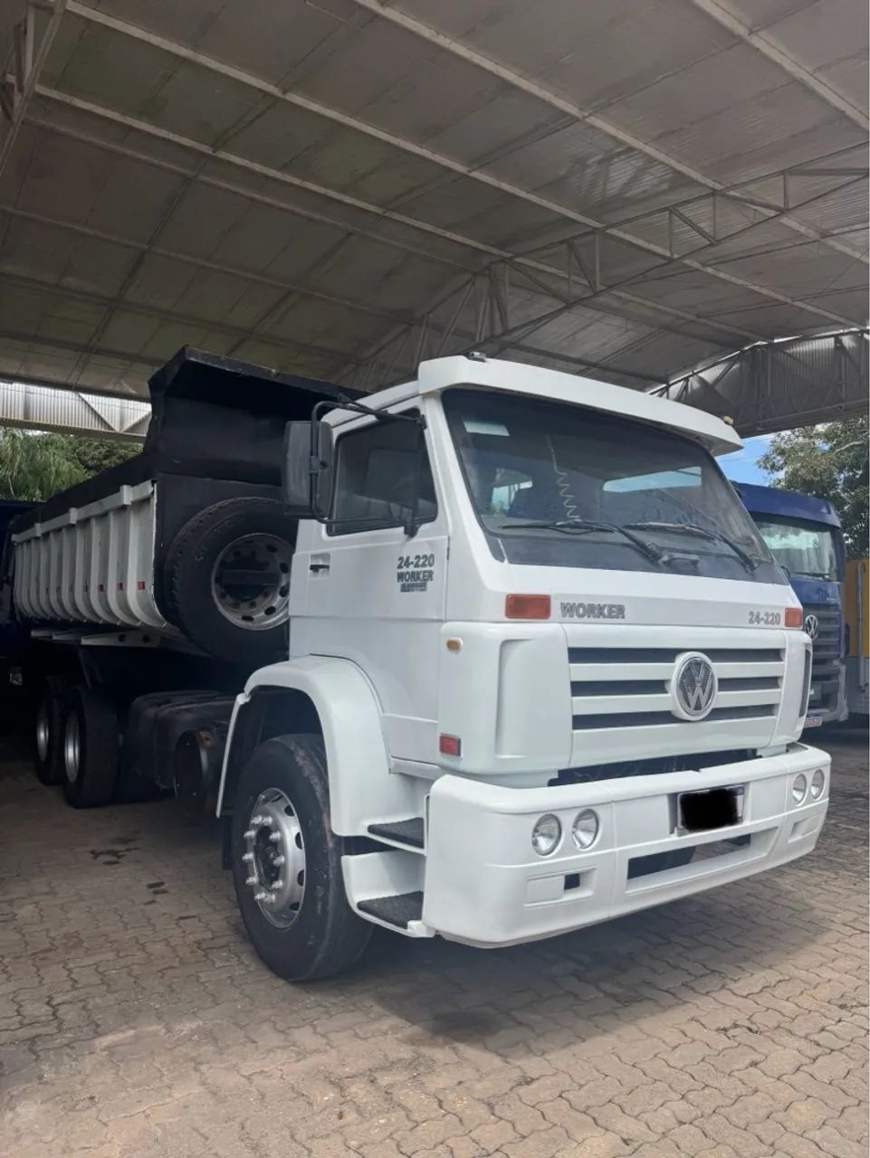 VW 24-220 Caçamba 2009 - Foto 2