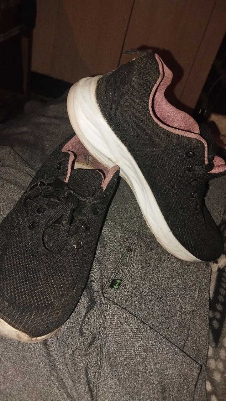Tênis Rosa e um preto  - Foto 2