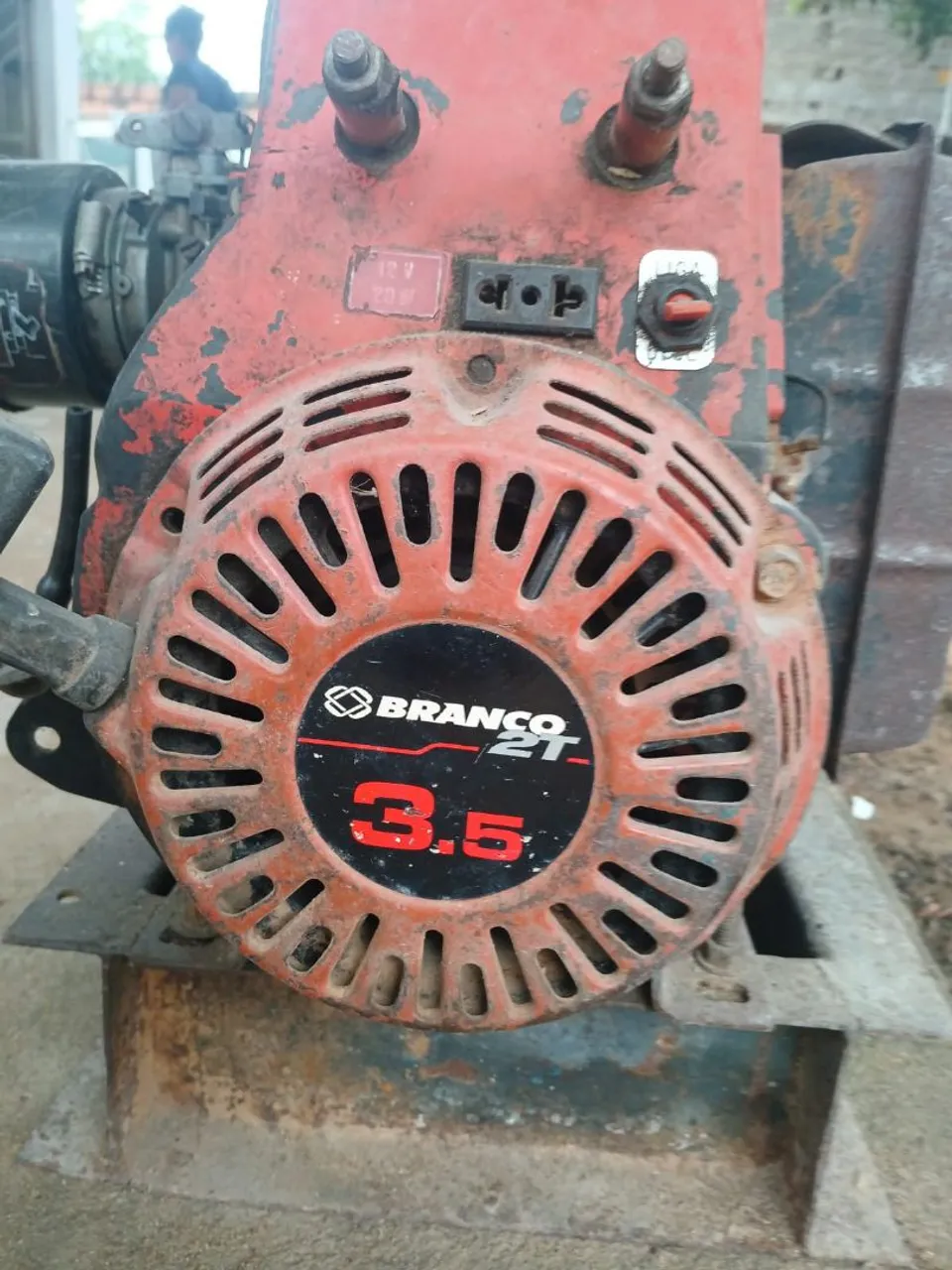 Motor Branco 2T 3.5 HP