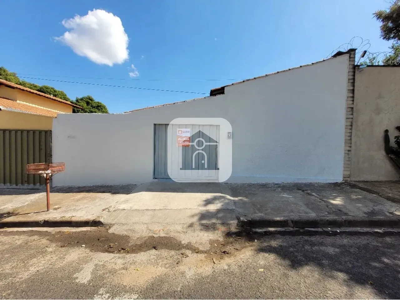 Casa para locação no bairro Santa Mônica