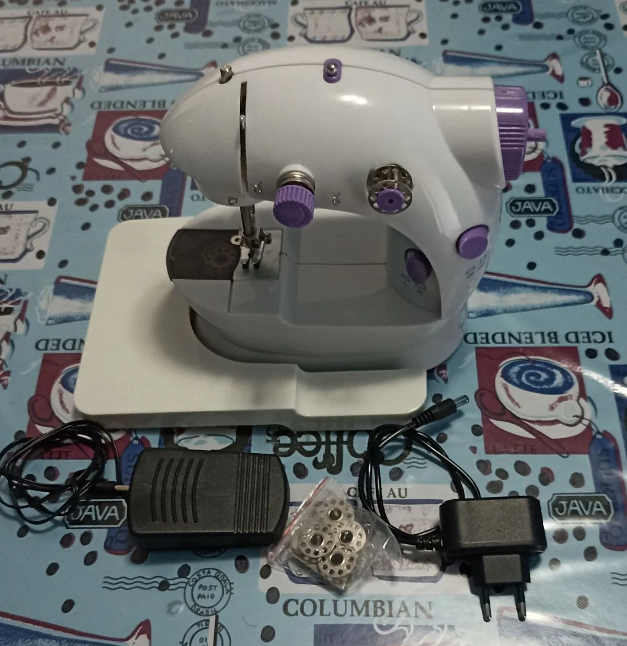 Máquina de Costura Portátil