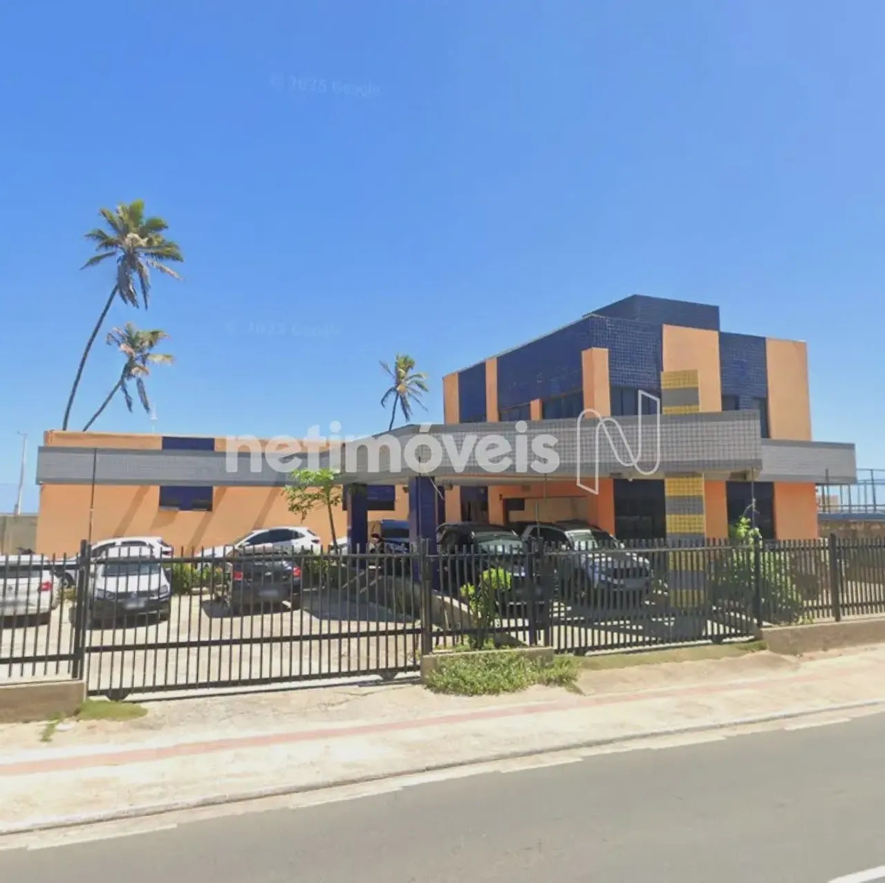 Área Comercial com 1.100 m² para Aluguel em Localização Privilegiada na Orla