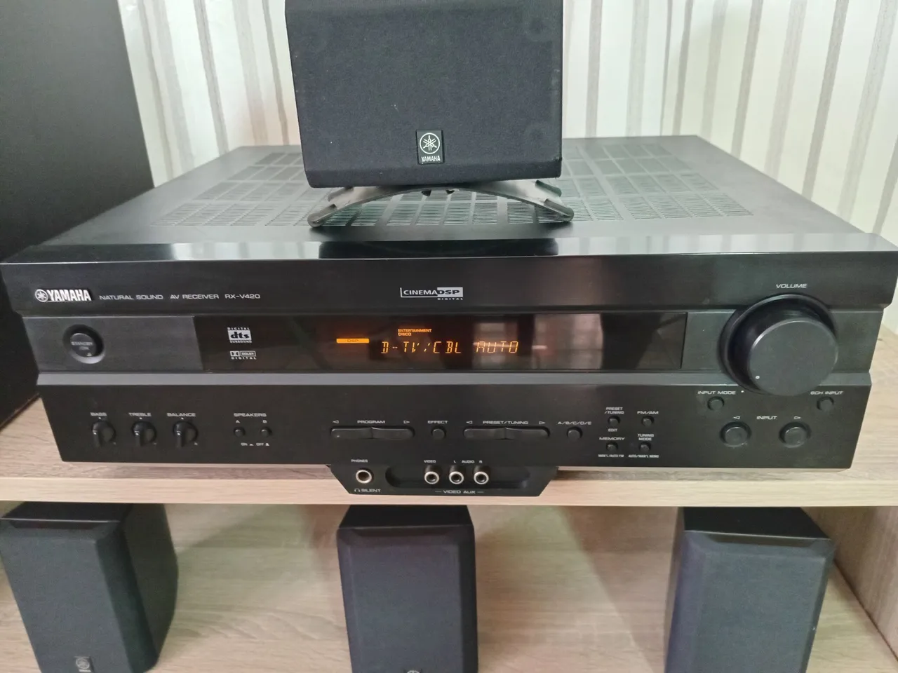 Receiver Yamaha RX-V420 - Ótimo estado