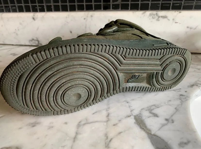tenis collab billie eilish x nike air force 1 high sequoia - Foto 2