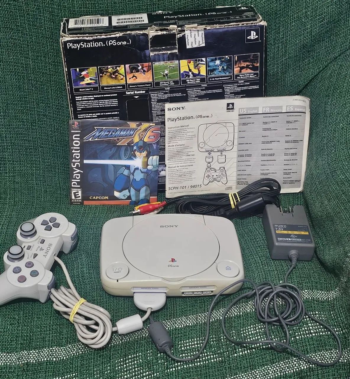 Playstation 1 PSONE CAIXA CONTROLE CABO E FONTE ORIGINAL com Jogo