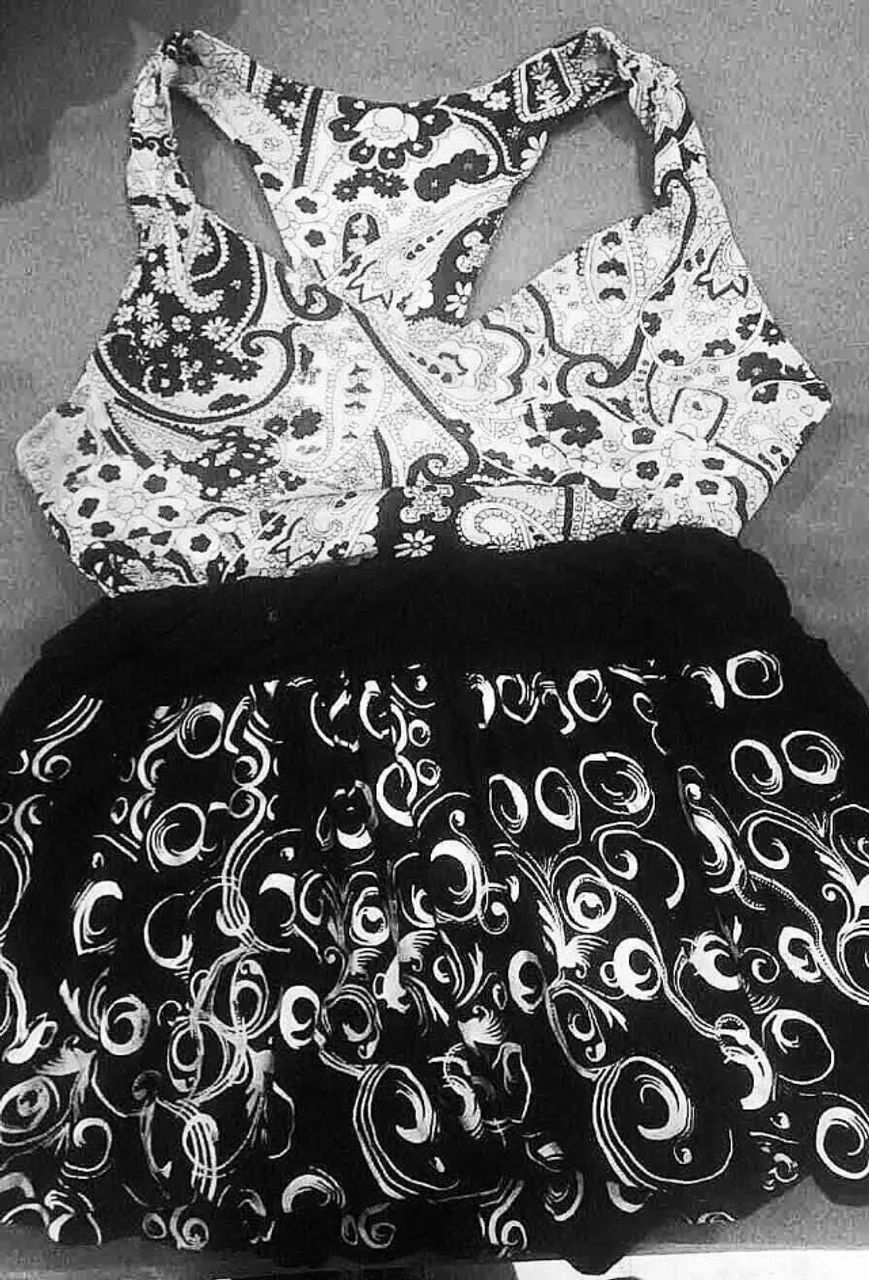Conjunto Saia e Top  Cor Preto e Branco Veste P e M e Leve um Brinde - Foto 2