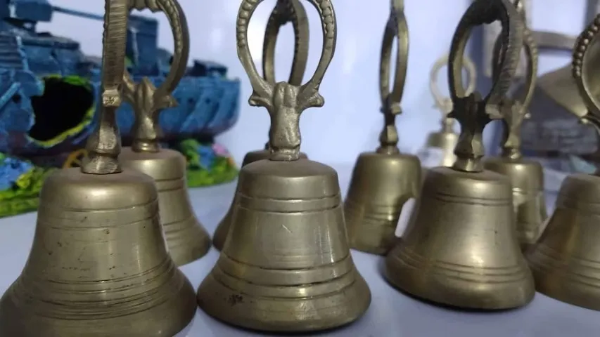 Sino de mão em bronze