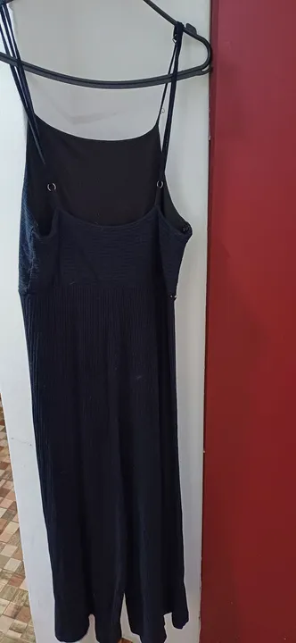 Macacão preto de alça fino - tamanho p
