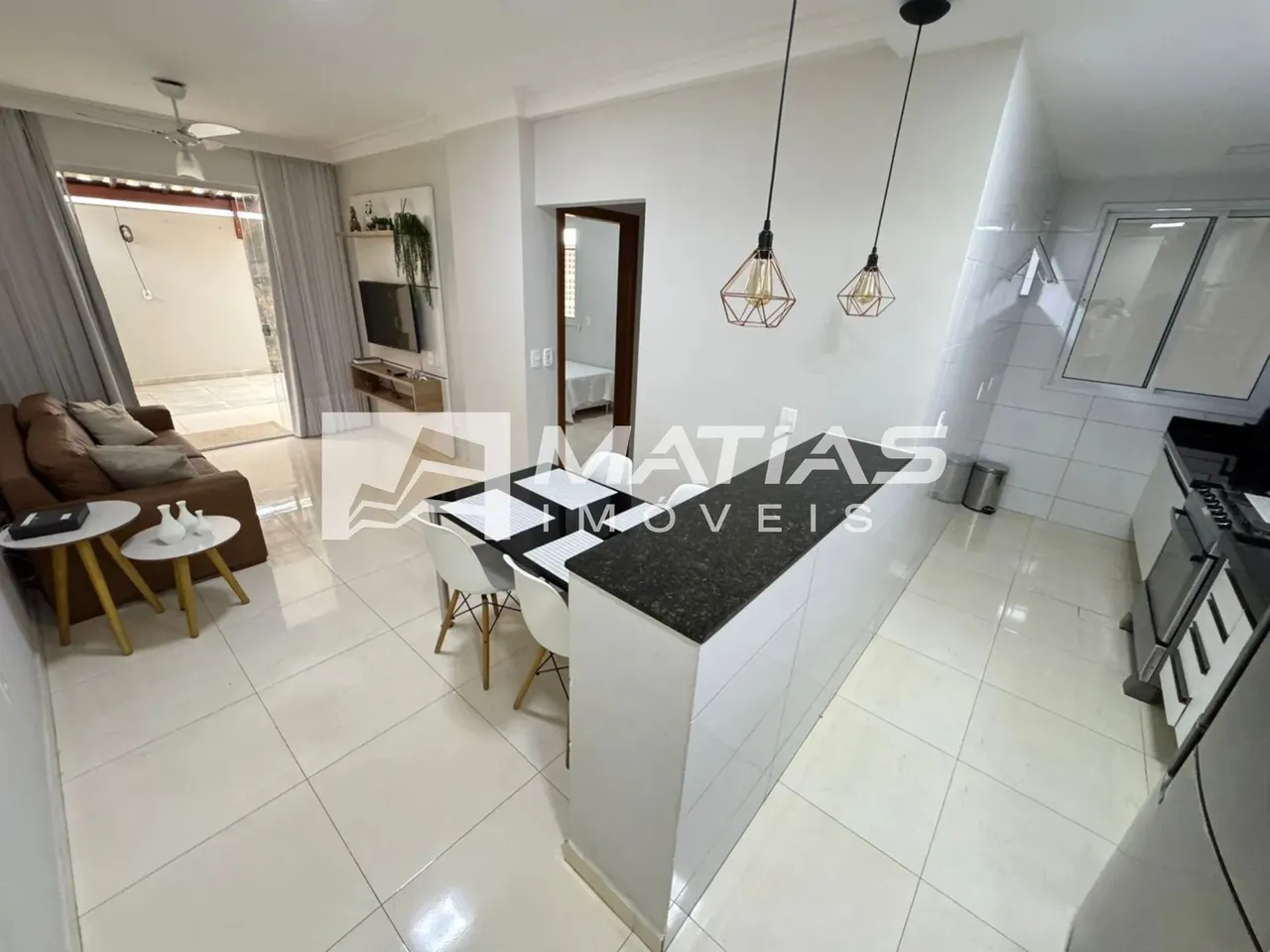 Apartamento à venda em Guarapari-ES, Praia do Morro: 2 quartos, 1 suíte, 1 sala, 2 banheir