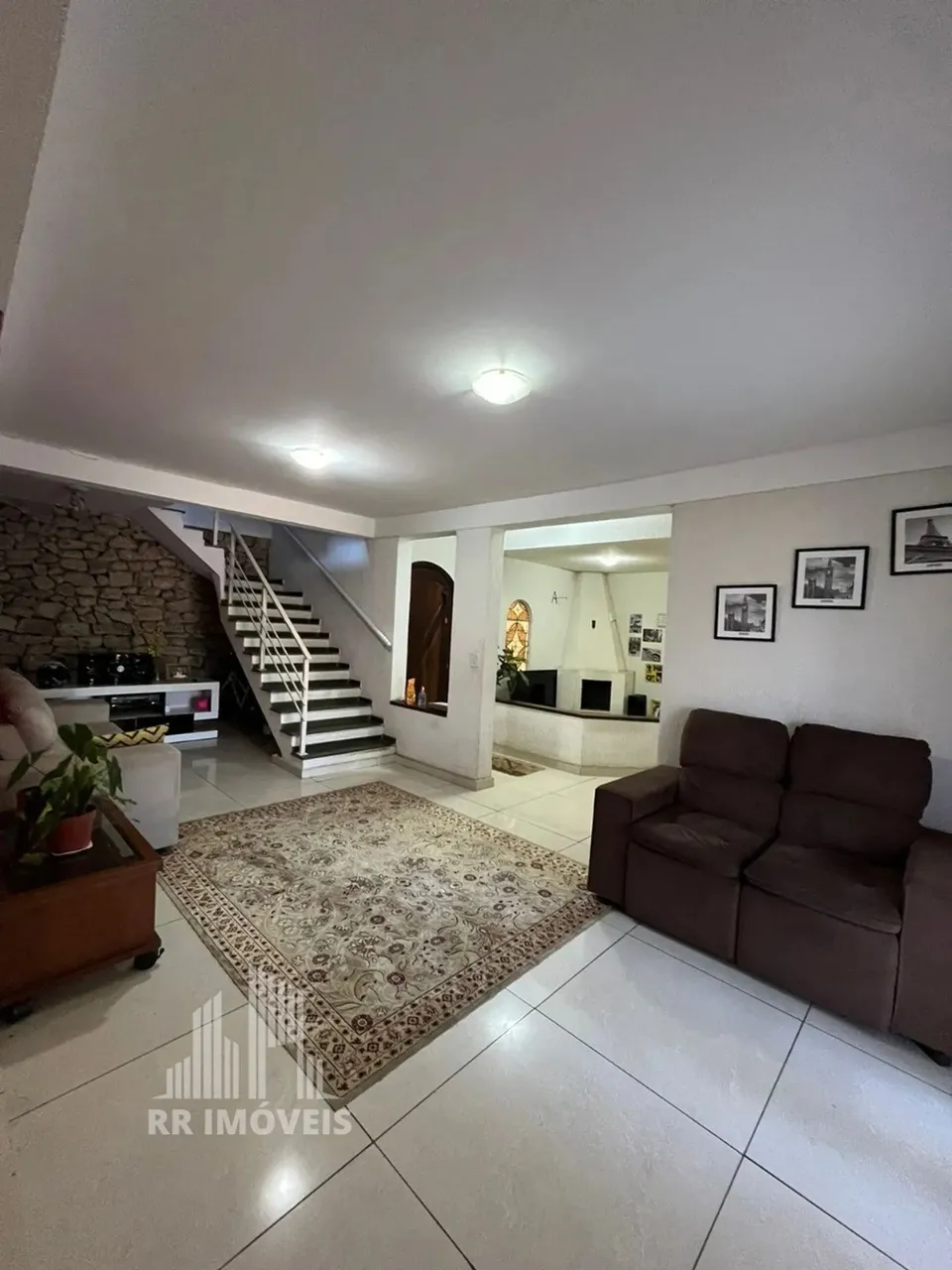 RR5525 Casa 250m² JARDIM RANCHO ALEGRE - OPORTUNIDADE - 3 Dorms 2 Vagas - Santana de Parna
