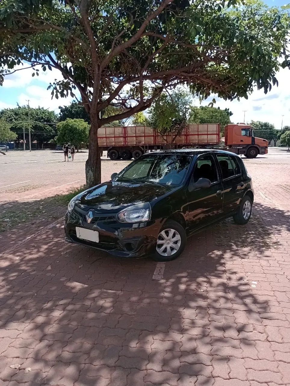Clio muito verdadeiro e novo.