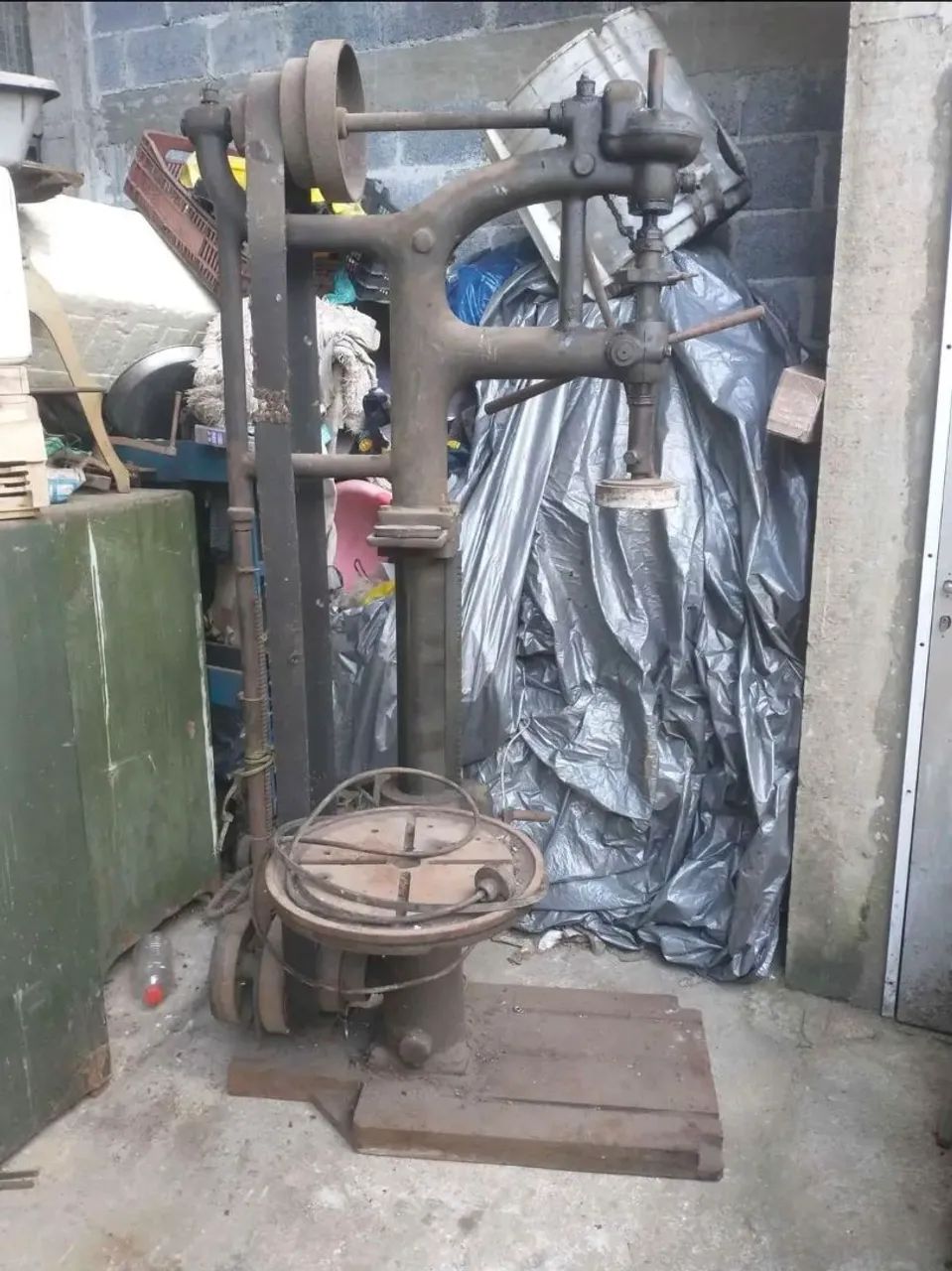 Furadeira de coluna antiga 