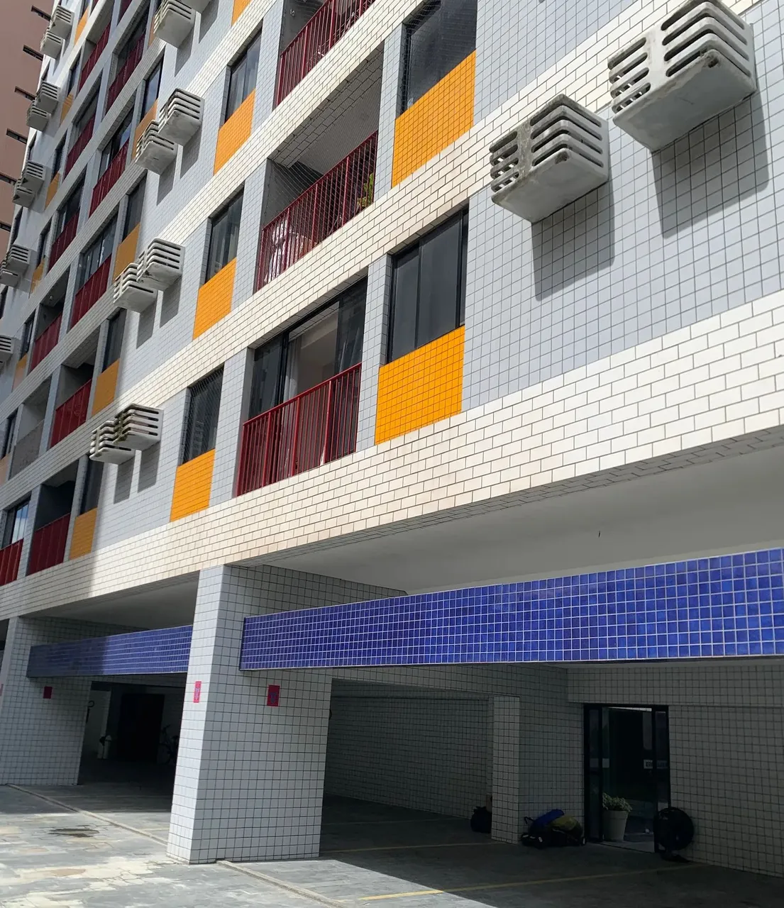 Apt 62m2, nascente , 2 quartos , 1 wc , 1 vaga de garagem
