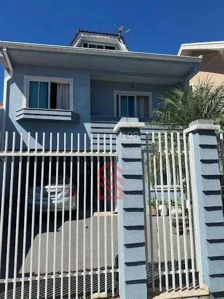 Sobrado à venda em Curitiba-PR, Campo Comprido: 3 quartos, 1 suíte, 3 salas, 2 banheiros,