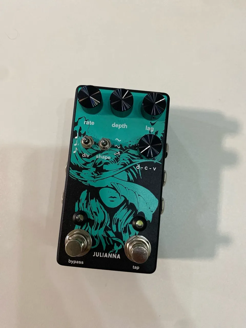 Pedal de efeito Chorus e vibrato Julianna LY ROCK
