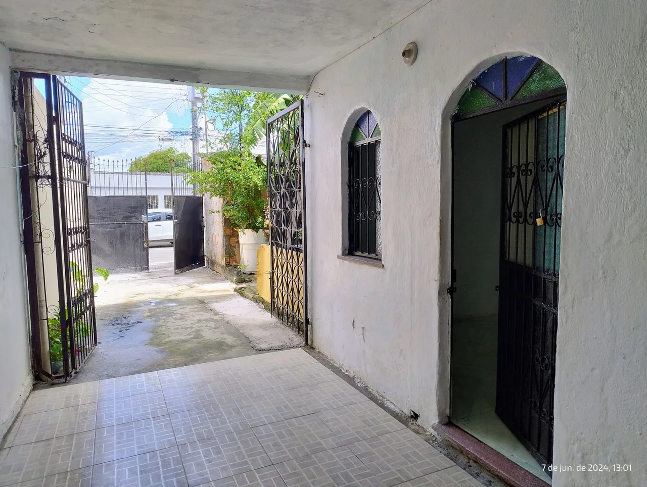 Alugo apartamento de 2 quartos na alvorada 3