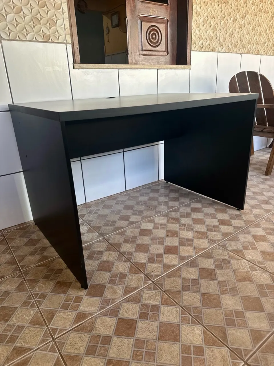 Mesa de escritório preta