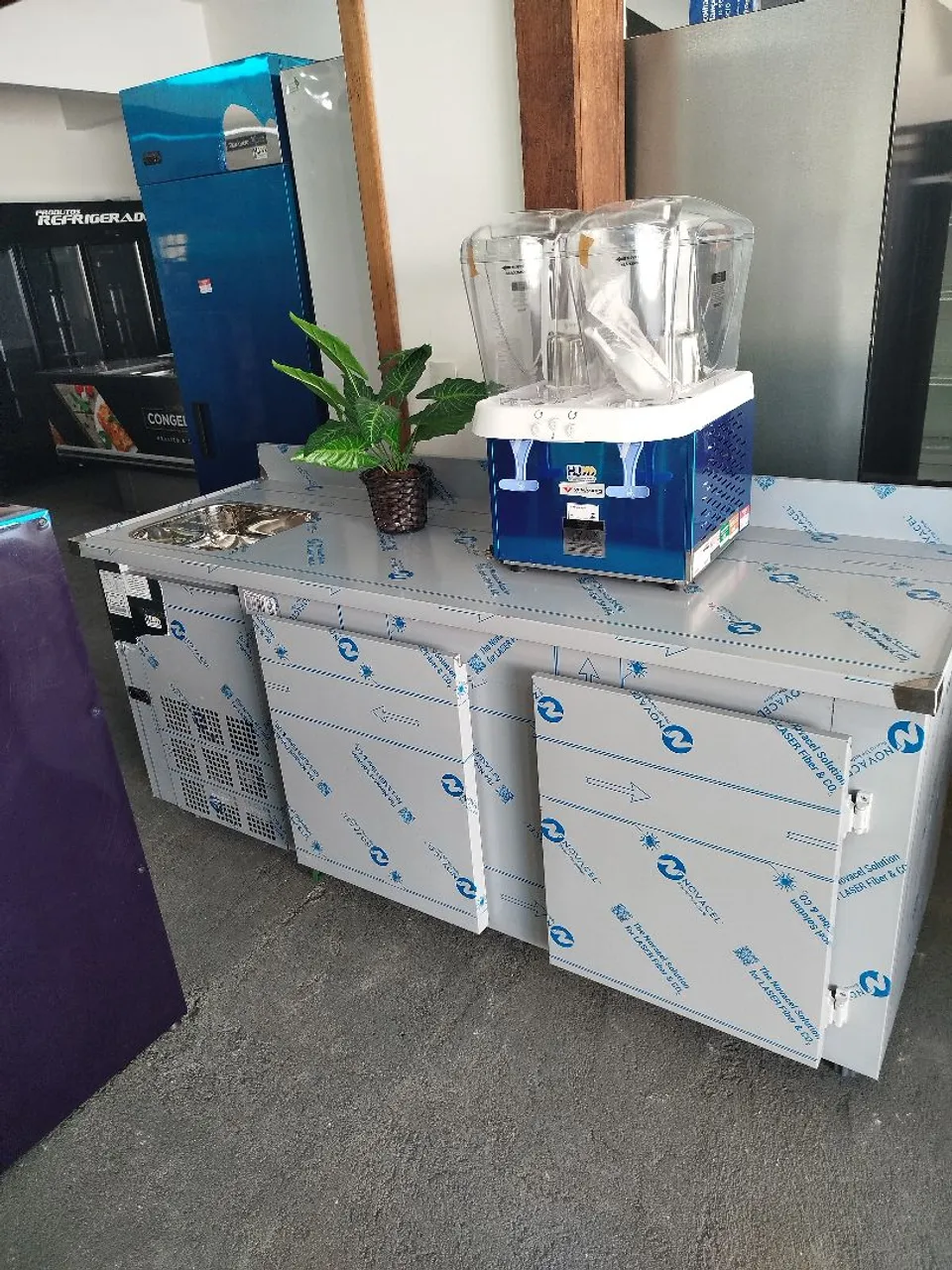 R1 Balcão refrigerado 190cm inox com pia Gelopar