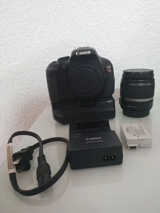 Camera Canon EOS Rebel T3i